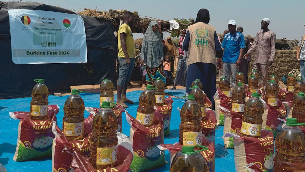 ihh-belgium-gida-paketi-dagitimi.jpg